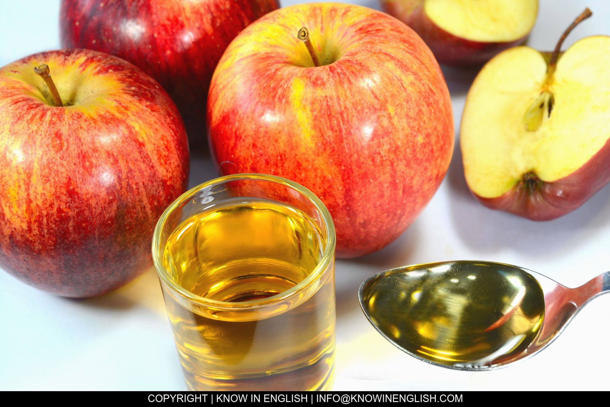 You are currently viewing What is apple cider vinegar?